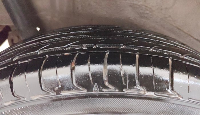 2018 Maruti Wagon R 1.0 LXI CNG, CNG, Manual, 57,961 km, Right Rear Tyre Tread