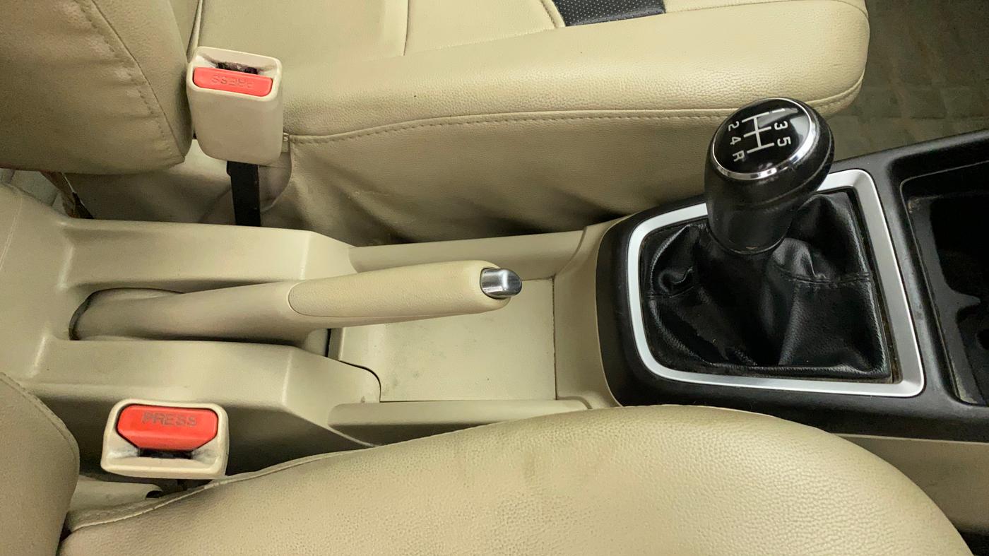 2017 Maruti Dzire ZXI PLUS, CNG, Manual, 56,220 km, Gear Lever