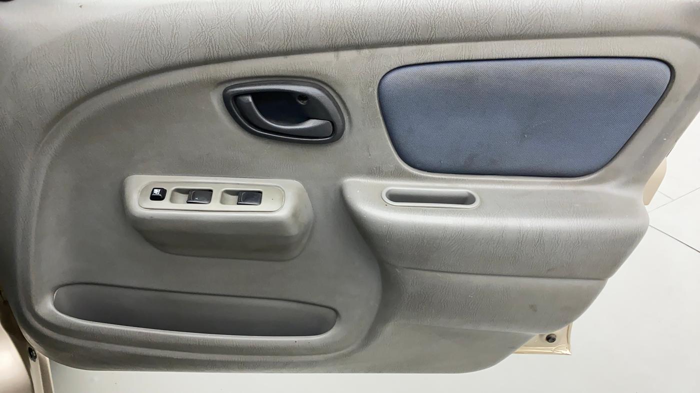 2011 Maruti Alto K10 VXI P, Petrol, Manual, 31,273 km, Driver Side Door Panels Control