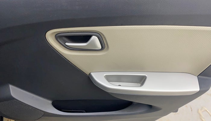 2019 Maruti Alto K10 VXI AMT, Petrol, Automatic, 28,447 km, Driver Side Door Panels Control