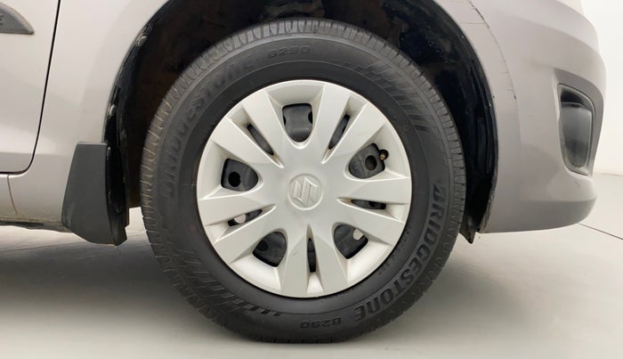 2013 Maruti Swift Dzire VXI, Petrol, Manual, 77,448 km, Right Front Wheel