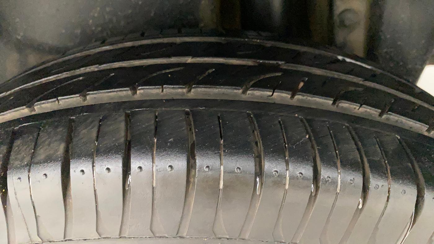 2013 Maruti Swift Dzire VXI, Petrol, Manual, 77,448 km, Left Rear Tyre Tread