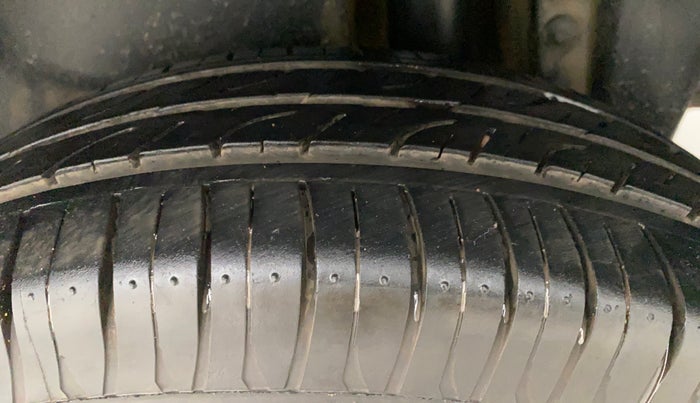 2013 Maruti Swift Dzire VXI, Petrol, Manual, 77,448 km, Left Rear Tyre Tread