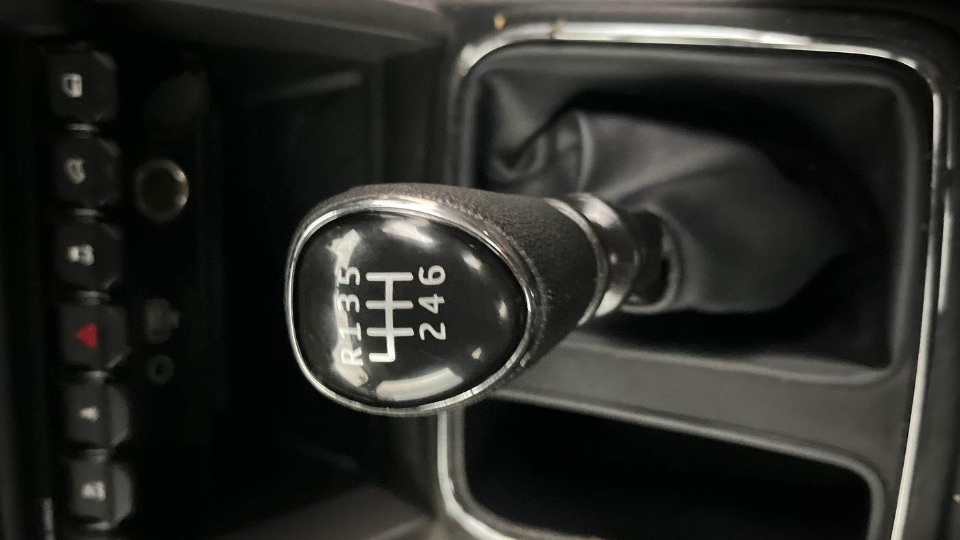 2023 Mahindra Thar LX D HT 2WD MT, Diesel, Manual, 38,280 km, Gear Lever