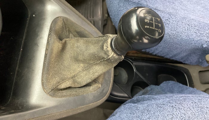2011 Hyundai i10 MAGNA 1.2, Petrol, Manual, 85,377 km, Gear lever - Boot cover slightly torn
