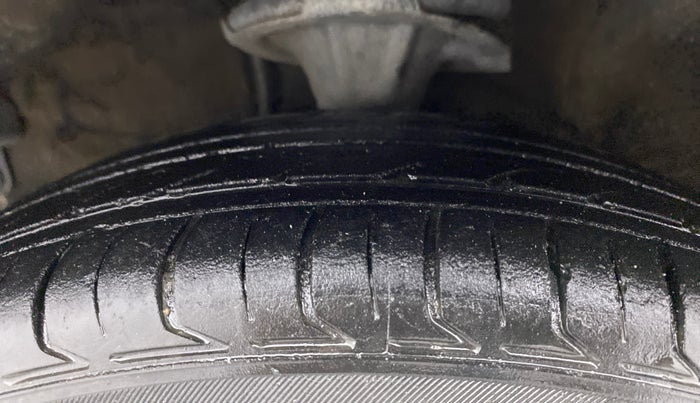 2011 Hyundai i10 MAGNA 1.2, Petrol, Manual, 85,377 km, Left Front Tyre Tread