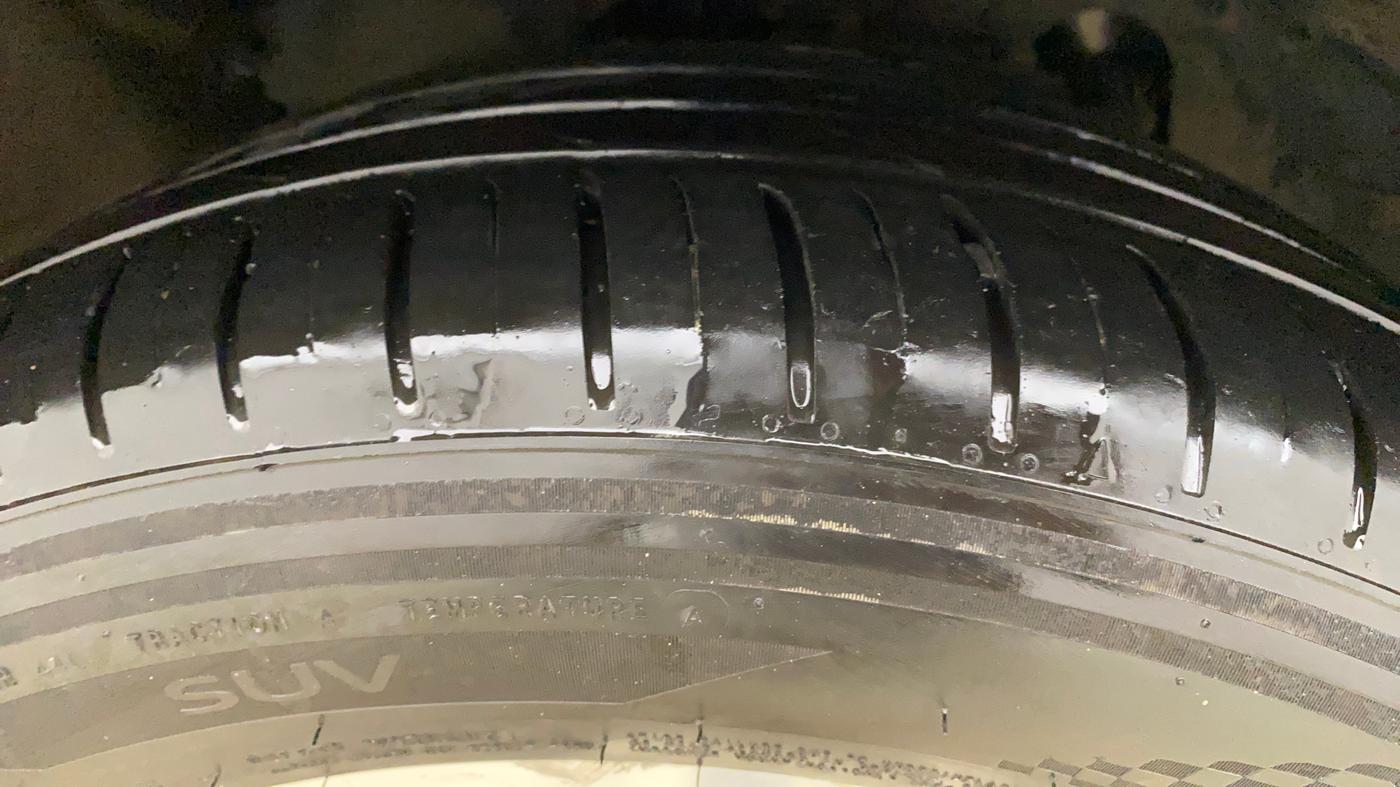 2018 Tata Hexa XT 4X2 7 STR, Diesel, Manual, 92,093 km, Right Front Tyre Tread