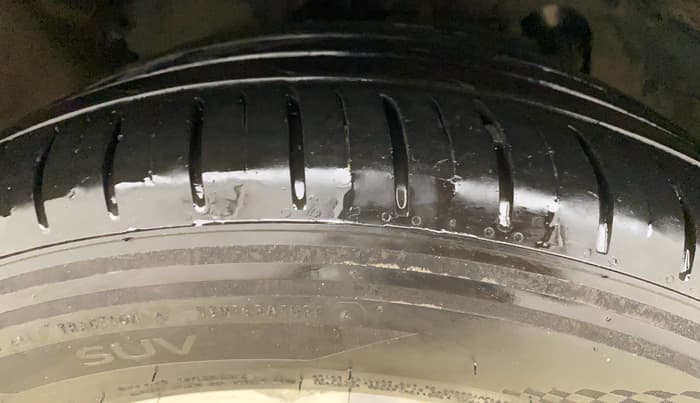 2018 Tata Hexa XT 4X2 7 STR, Diesel, Manual, 92,013 km, Right Front Tyre Tread