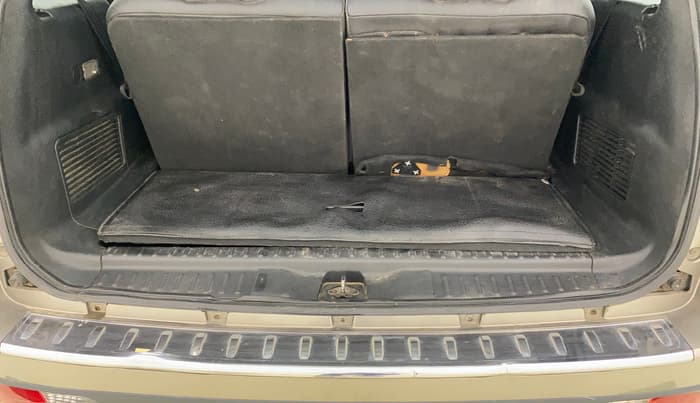 2018 Tata Hexa XT 4X2 7 STR, Diesel, Manual, 92,013 km, Boot Inside