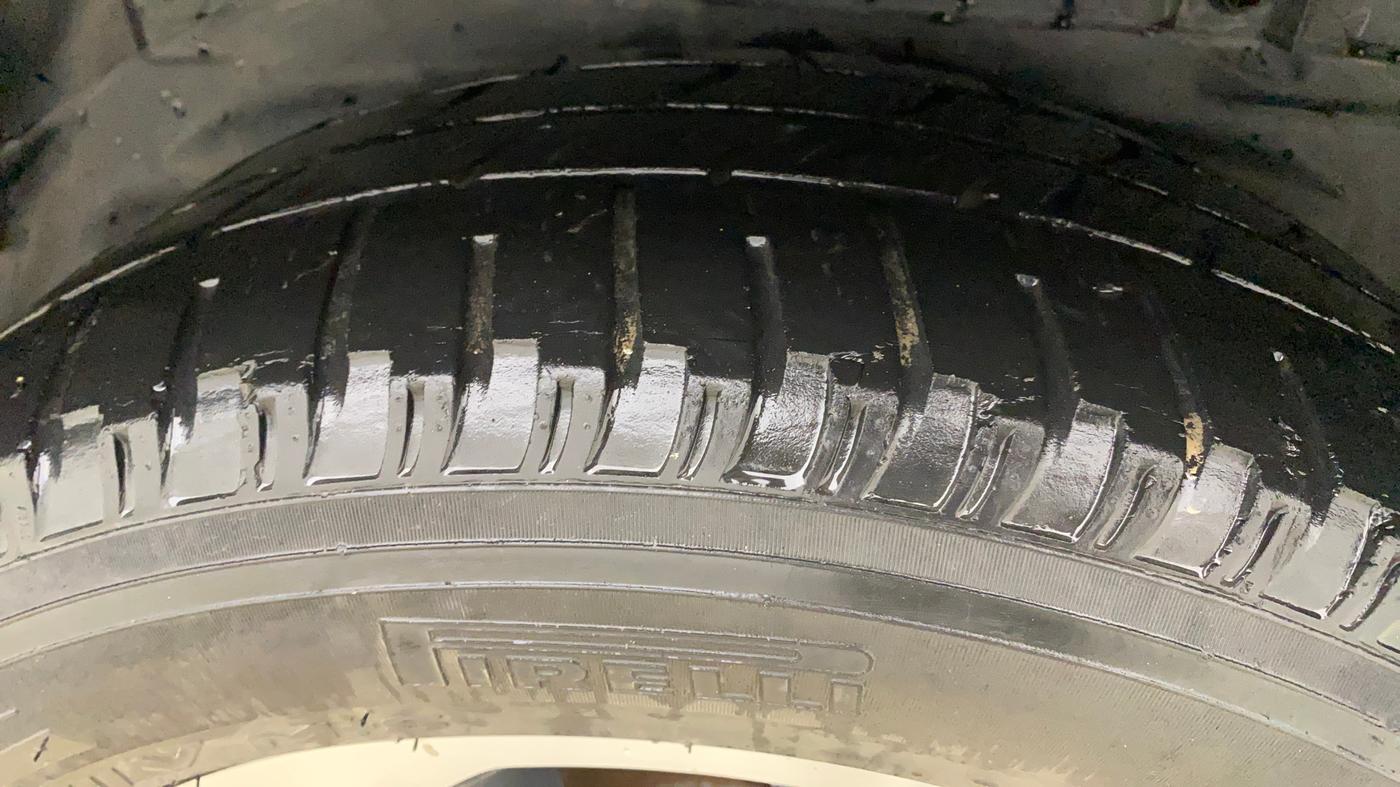 2018 Tata Hexa XT 4X2 7 STR, Diesel, Manual, 92,093 km, Left Rear Tyre Tread