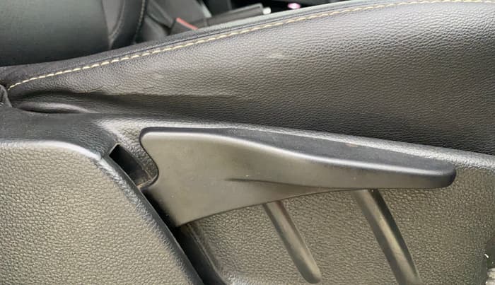 2018 Tata Hexa XT 4X2 7 STR, Diesel, Manual, 92,013 km, Driver Side Adjustment Panel