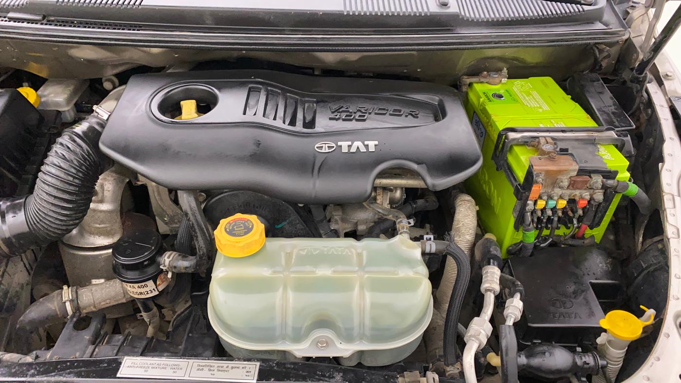 2018 Tata Hexa XT 4X2 7 STR, Diesel, Manual, 92,093 km, Engine View - Left