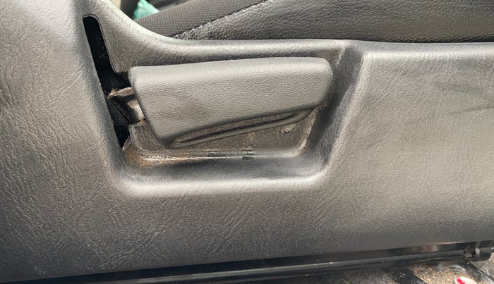 2020 Maruti Alto VXI, Petrol, Manual, 20,214 km, Driver Side Adjustment Panel