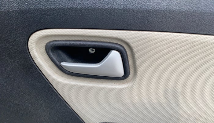 2020 Maruti Alto VXI, Petrol, Manual, 20,214 km, Driver Side Door Panels Control