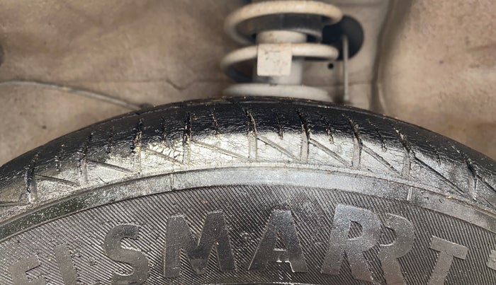 2020 Maruti Alto VXI, Petrol, Manual, 20,214 km, Left Front Tyre Tread