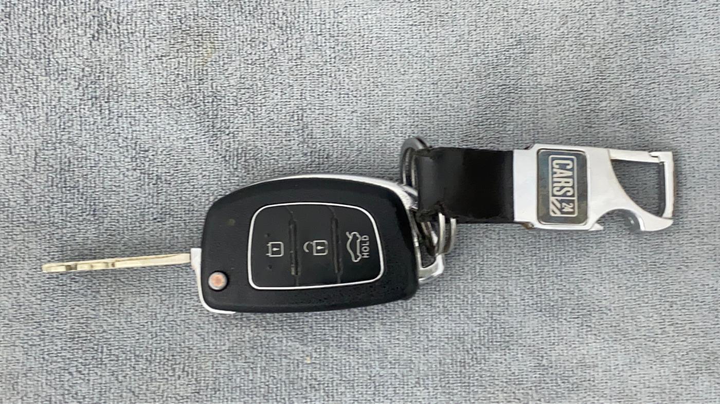 2015 Hyundai Xcent S 1.2, Petrol, Manual, 36,438 km, Key Close Up