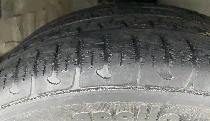 2015 Hyundai Xcent S 1.2, Petrol, Manual, 36,438 km, Right Front Tyre Tread