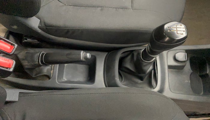 2016 Renault Kwid RXT 0.8, Petrol, Manual, 30,597 km, Gear Lever
