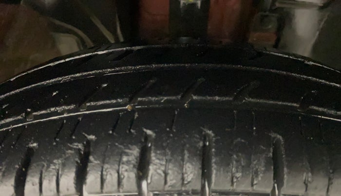 2016 Renault Kwid RXT 0.8, Petrol, Manual, 30,597 km, Right Front Tyre Tread