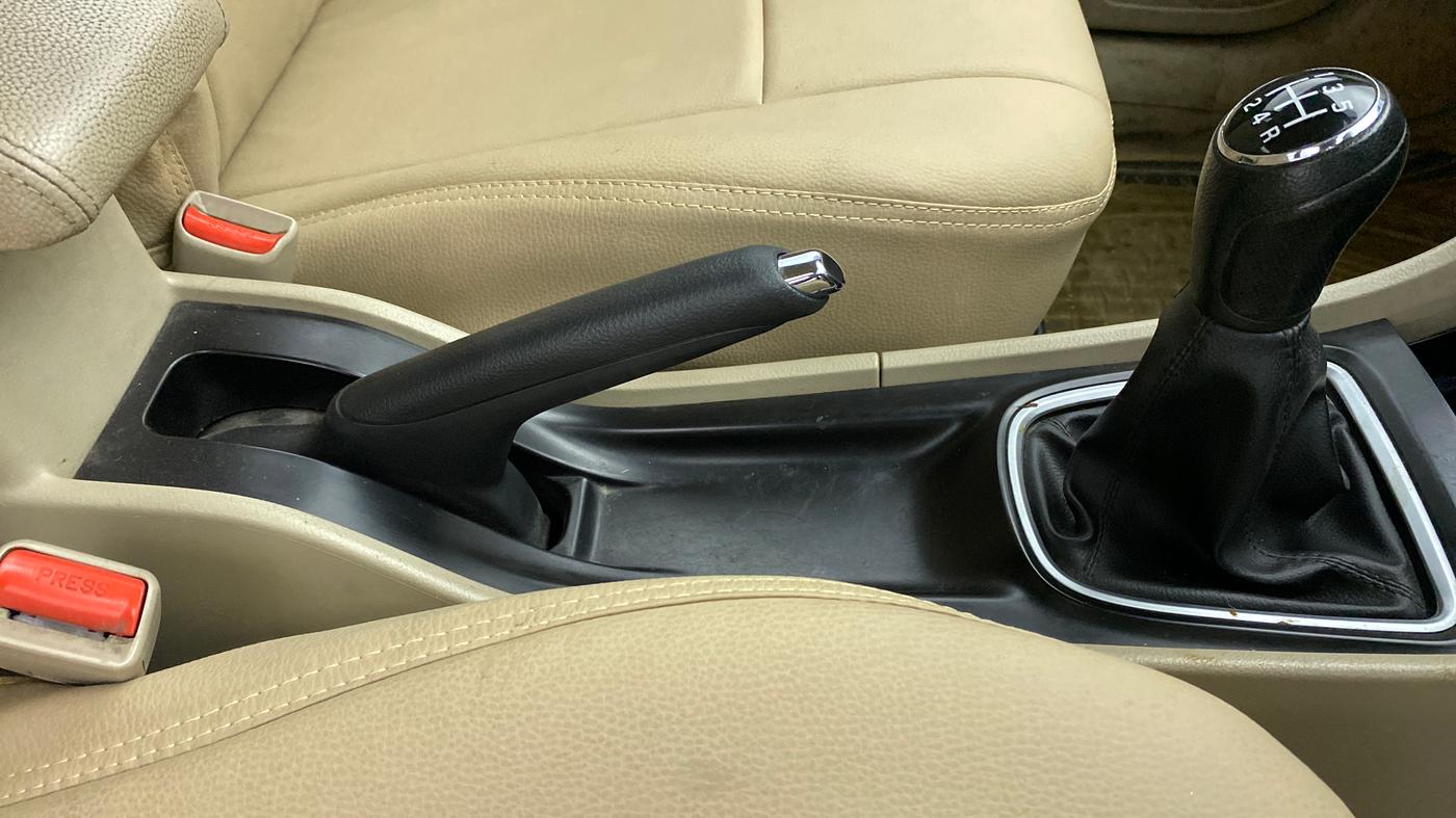 2018 Maruti Ciaz ZETA 1.4 VVT, Petrol, Manual, 37,972 km, Gear Lever