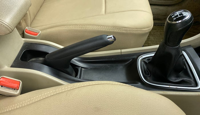 2018 Maruti Ciaz ZETA 1.4 VVT, Petrol, Manual, 37,972 km, Gear Lever