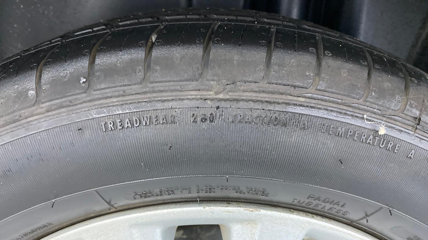 2018 Maruti Ciaz ZETA 1.4 VVT, Petrol, Manual, 37,972 km, Left Rear Tyre Tread