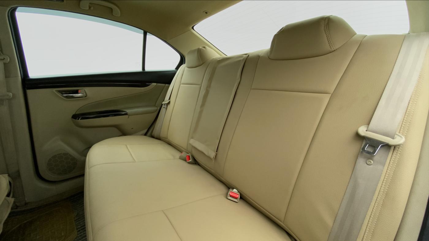 2018 Maruti Ciaz ZETA 1.4 VVT, Petrol, Manual, 37,972 km, Right Side Door Cabin View