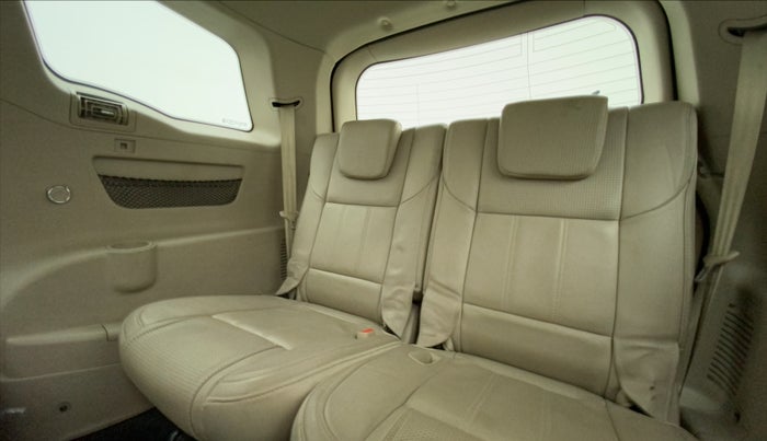 2016 Mahindra XUV500 W10, Diesel, Manual, 60,919 km, Third Seat Row ( optional )