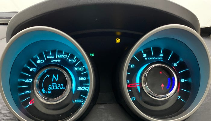 2016 Mahindra XUV500 W10, Diesel, Manual, 60,919 km, Odometer Image