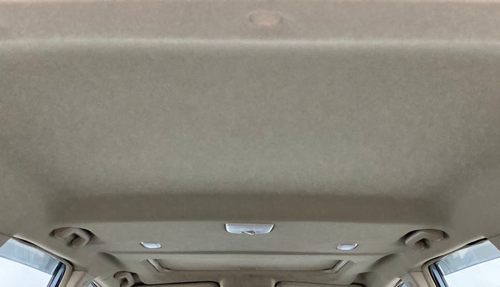 2016 Mahindra XUV500 W10, Diesel, Manual, 60,919 km, Ceiling - Roof lining minor dirty