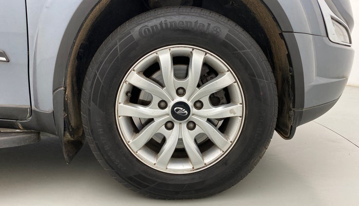 2016 Mahindra XUV500 W10, Diesel, Manual, 60,919 km, Right Front Wheel