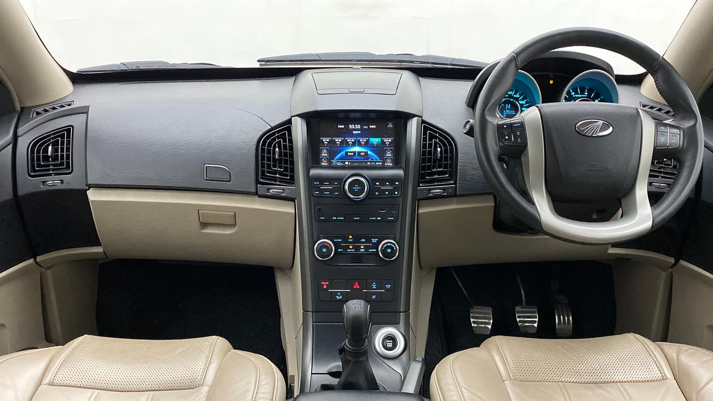 2016 Mahindra XUV500 W10, Diesel, Manual, 60,919 km, Dashboard