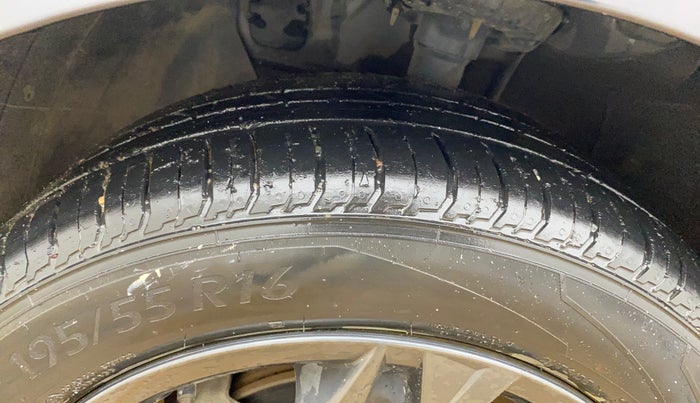 2021 Hyundai NEW I20 SPORTZ 1.2 MT, Petrol, Manual, 13,513 km, Left Front Tyre Tread