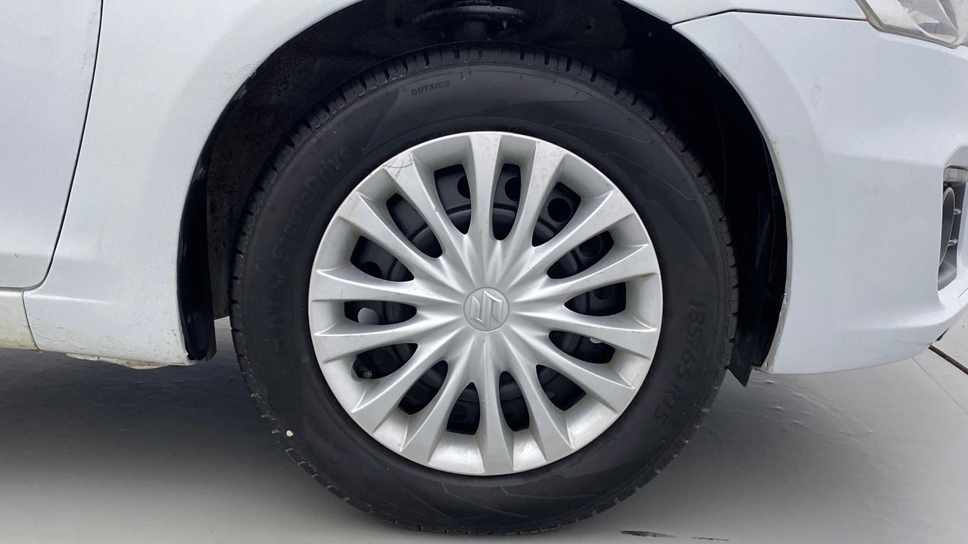 2016 Maruti Ciaz VXI PLUS, CNG, Manual, 65,333 km, Right Front Wheel