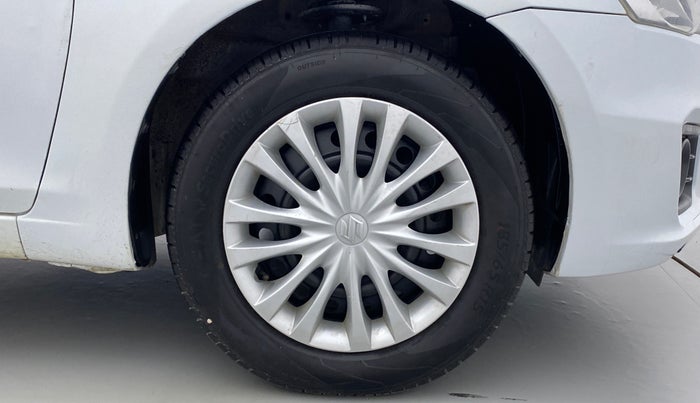 2016 Maruti Ciaz VXI PLUS, CNG, Manual, 65,333 km, Right Front Wheel