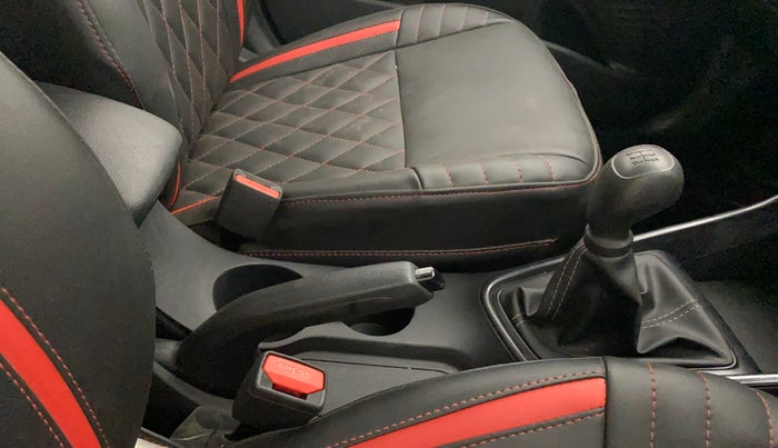 2022 Hyundai NEW I20 SPORTZ 1.2 MT, Petrol, Manual, 16,877 km, Gear Lever