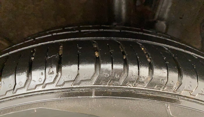 2022 Hyundai NEW I20 SPORTZ 1.2 MT, Petrol, Manual, 16,877 km, Left Rear Tyre Tread