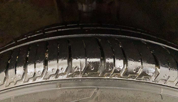 2022 Hyundai NEW I20 SPORTZ 1.2 MT, Petrol, Manual, 16,877 km, Right Front Tyre Tread