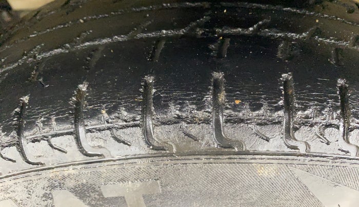 2012 Maruti Ritz VXI, Petrol, Manual, 31,445 km, Left Front Tyre Tread