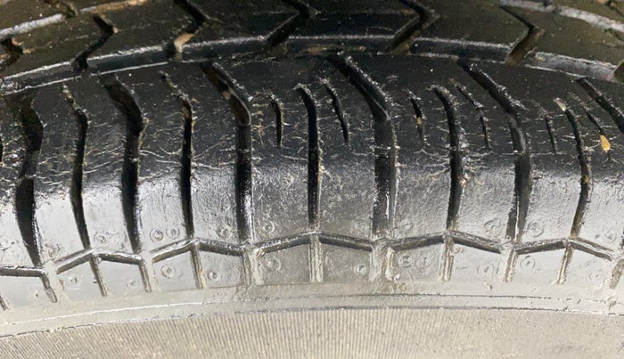 2012 Maruti Ritz VXI, Petrol, Manual, 31,445 km, Right Front Tyre Tread