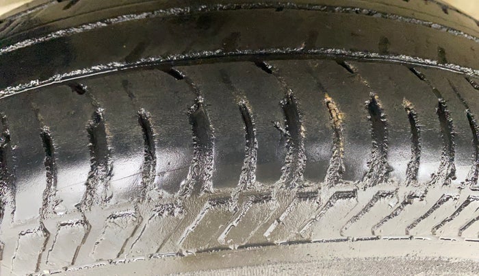 2012 Maruti Ritz VXI, Petrol, Manual, 31,445 km, Right Rear Tyre Tread