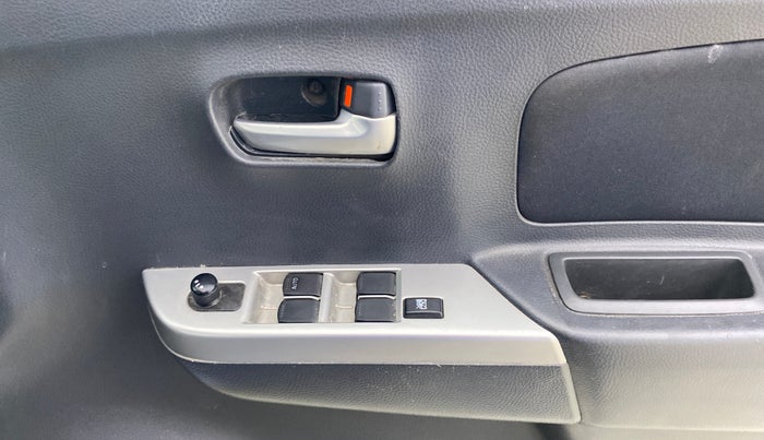 2012 Maruti Wagon R 1.0 VXI, Petrol, Manual, 72,584 km, Driver Side Door Panels Control
