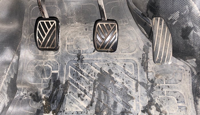 2012 Maruti Wagon R 1.0 VXI, Petrol, Manual, 72,584 km, Pedals