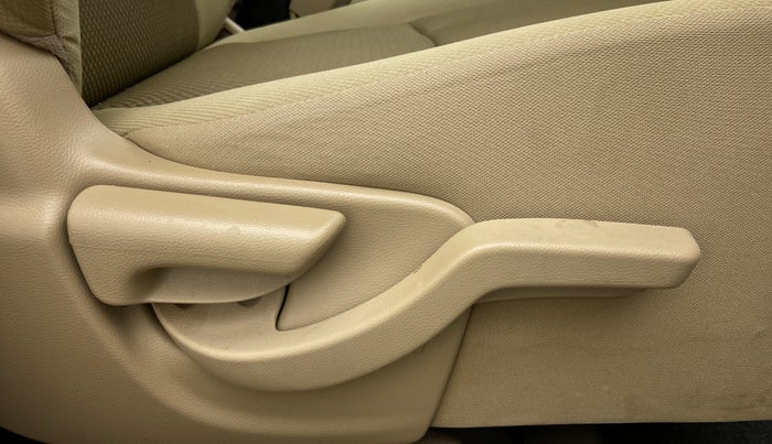 2016 Honda Brio VX AT, Petrol, Automatic, 42,570 km, Driver Side Adjustment Panel