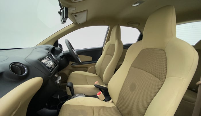 2016 Honda Brio VX AT, Petrol, Automatic, 42,570 km, Right Side Front Door Cabin