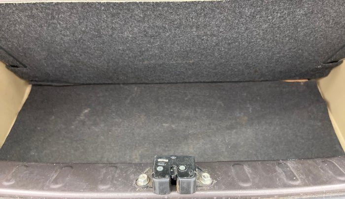 2016 Honda Brio VX AT, Petrol, Automatic, 42,570 km, Boot Inside