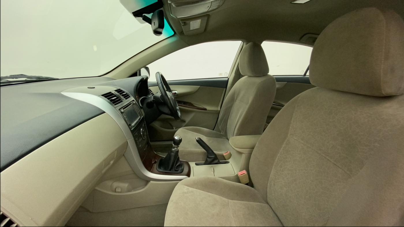 2011 Toyota Corolla Altis G PETROL, Petrol, Manual, 1,03,490 km, Right Side Front Door Cabin