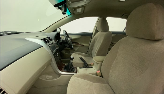 2011 Toyota Corolla Altis G PETROL, Petrol, Manual, 1,03,490 km, Right Side Front Door Cabin