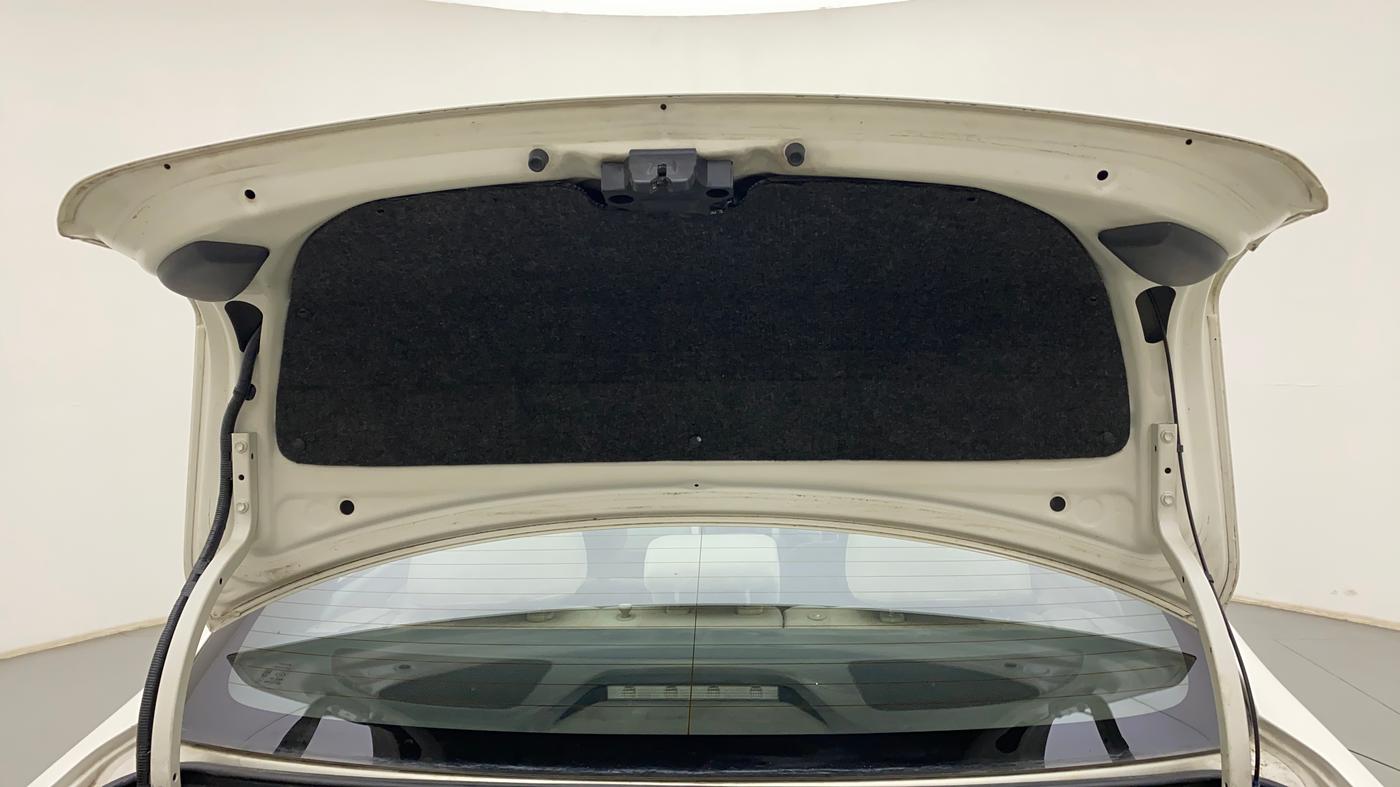2011 Toyota Corolla Altis G PETROL, Petrol, Manual, 1,03,490 km, Boot Door Open