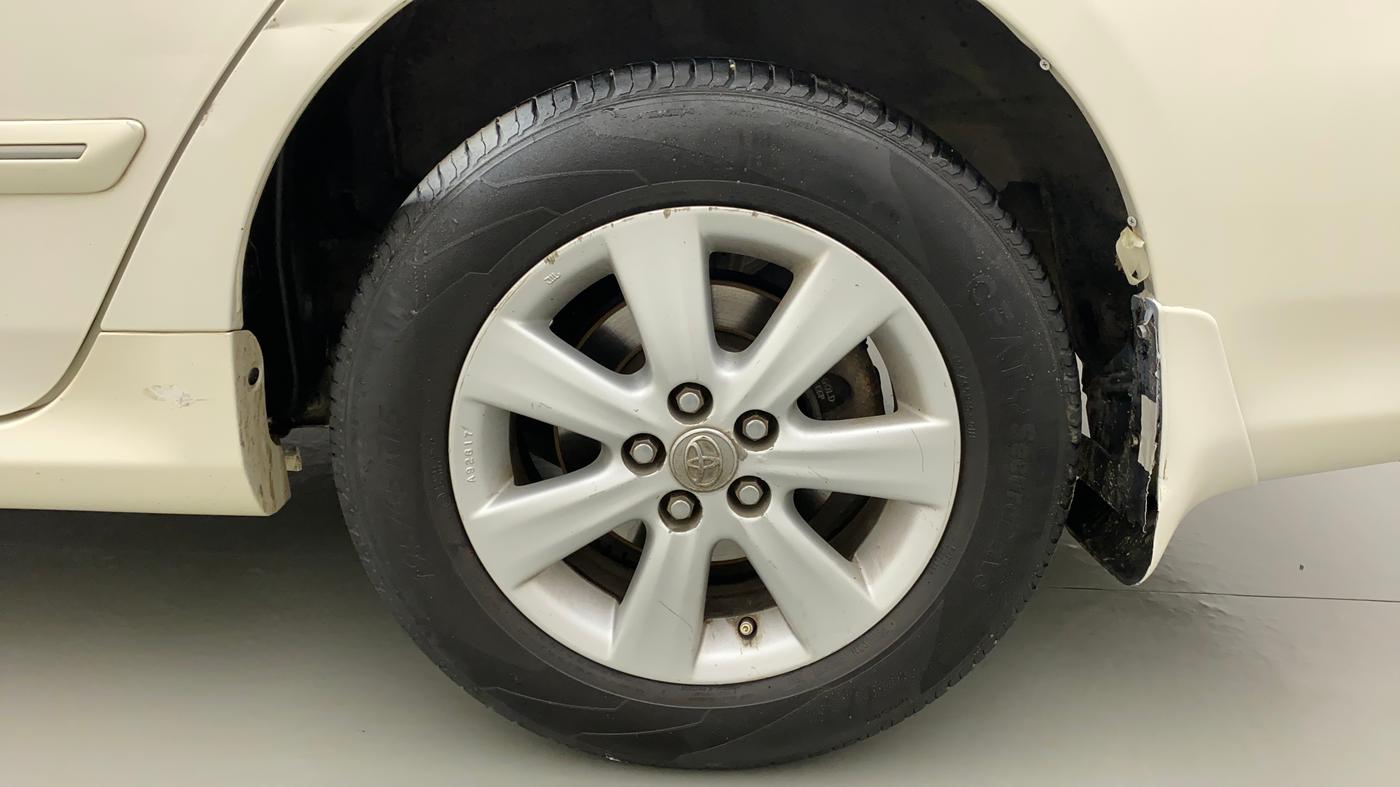 2011 Toyota Corolla Altis G PETROL, Petrol, Manual, 1,03,490 km, Left Rear Wheel